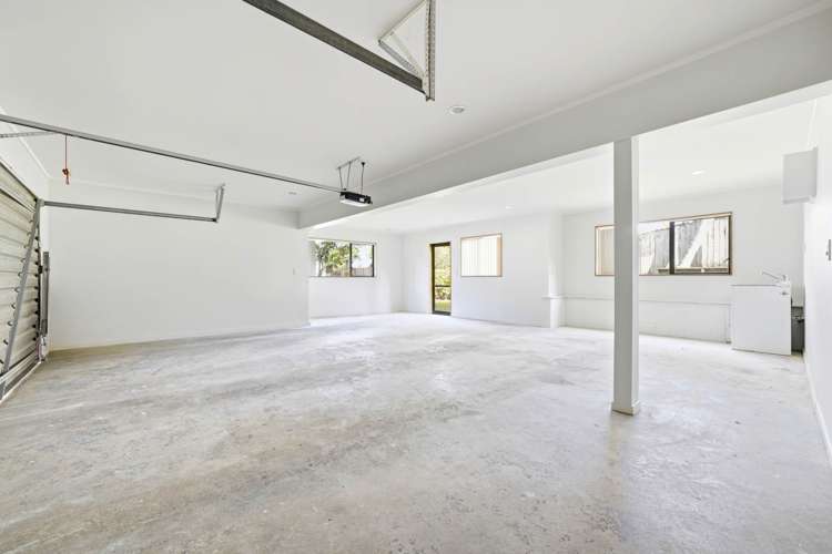 11 Highwood Grove Torbay_19