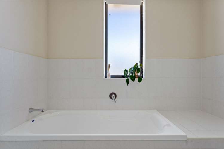 4/3 Hulme Place Henderson_14