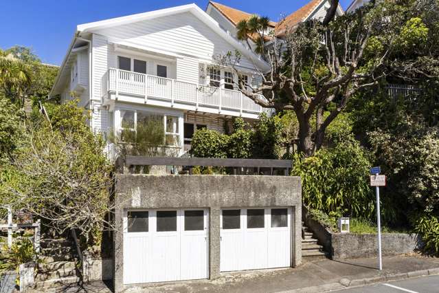 AFFORDABLE CHARACTER IN KELBURN VILLAGE