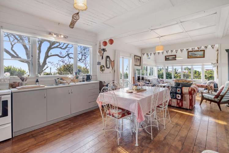 10 Church Road Maketu_13