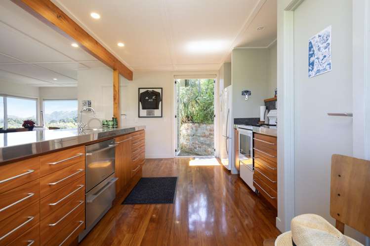 61 Garden Road Piha_8