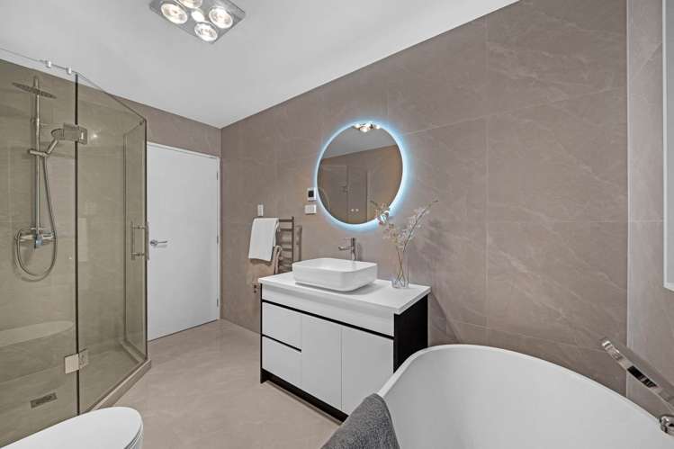 19 Dungloe Avenue Flat Bush_37