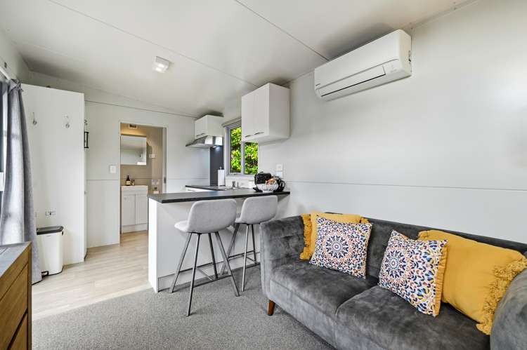 1B Waiwhero Street Mangakakahi_15