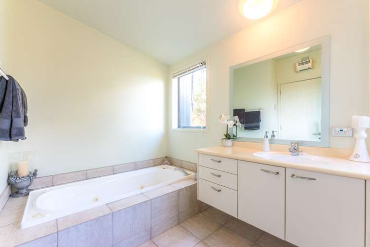 44 View Road Ostend_18