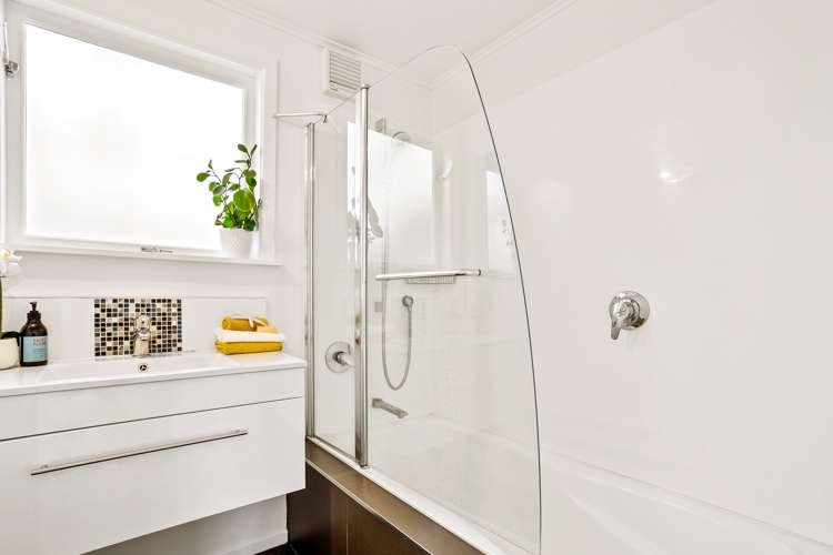 8 Reiman Street New Lynn_11