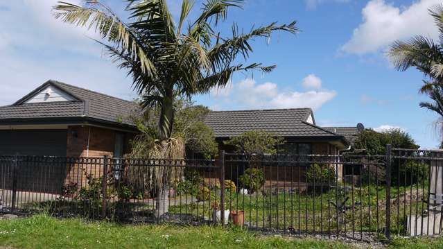 44 Cyclamen Road Mangere_1