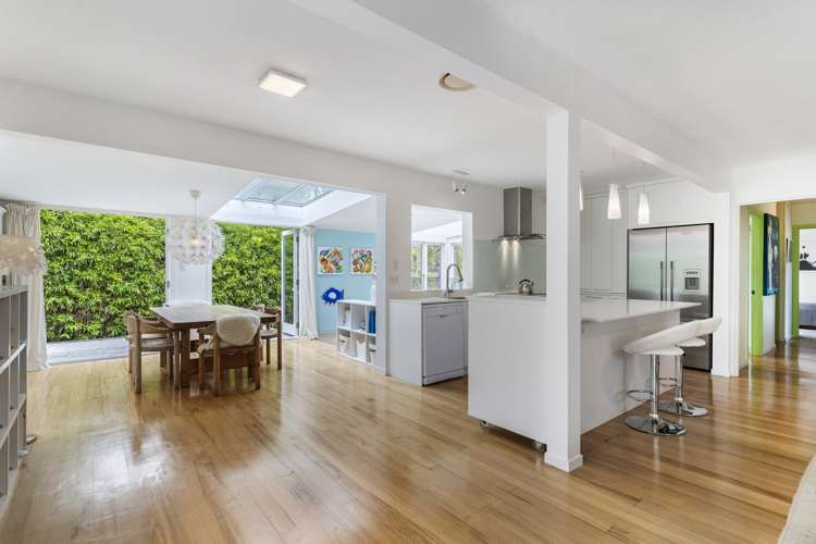 16 Coroglen Avenue Birkenhead_1