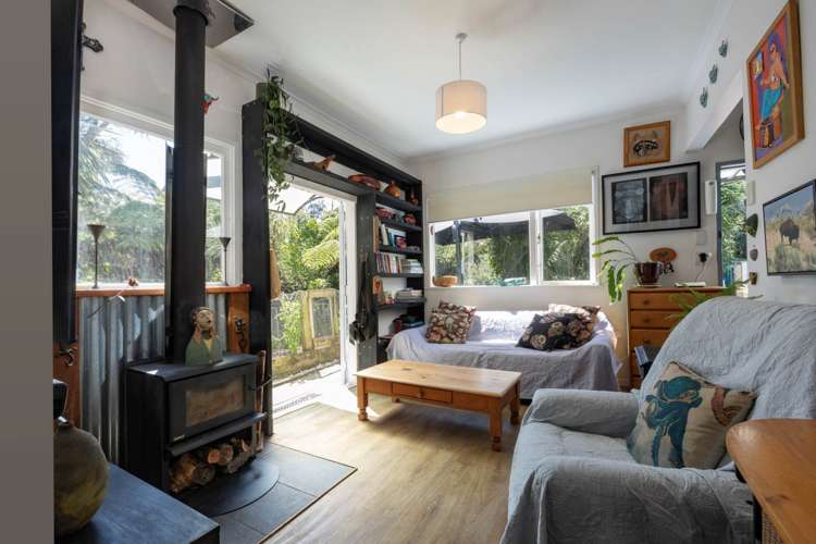 621 Huia Road Parau_5