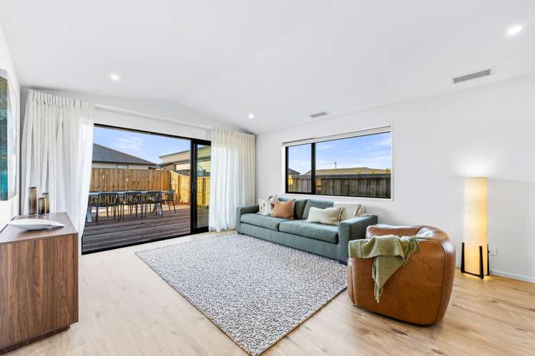 3 Earlsbrook Boulevard Lincoln_7