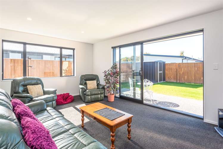 14 Shrimpton Avenue Woodend_5