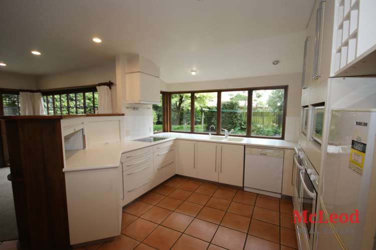 40 Churchill Avenue_0