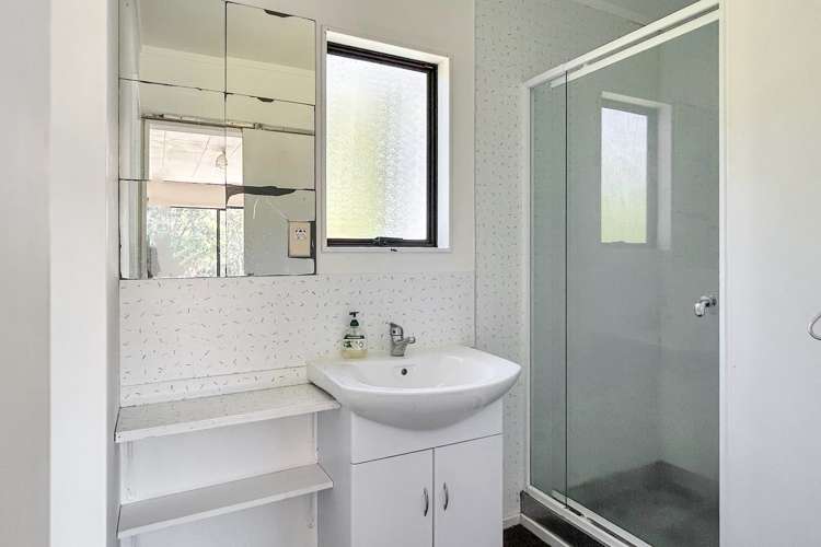 74 Lookout Road Parapara_12