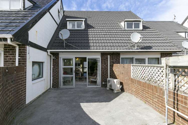 8/31 Mana Avenue Titahi Bay_5