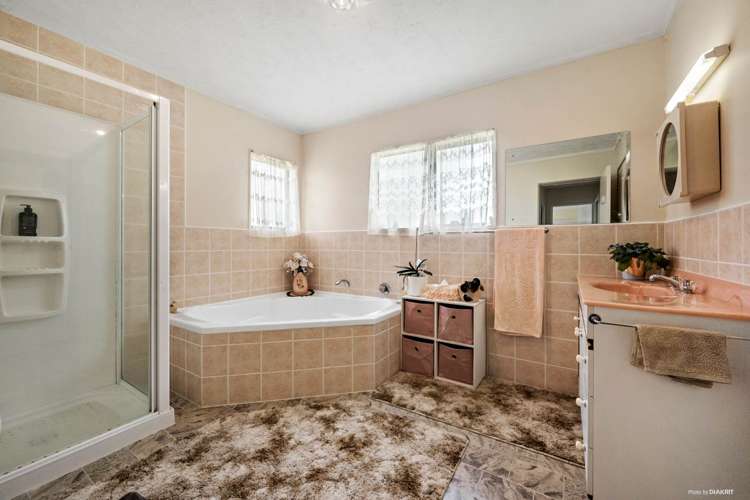 8 Kauri Road Stanmore Bay_13