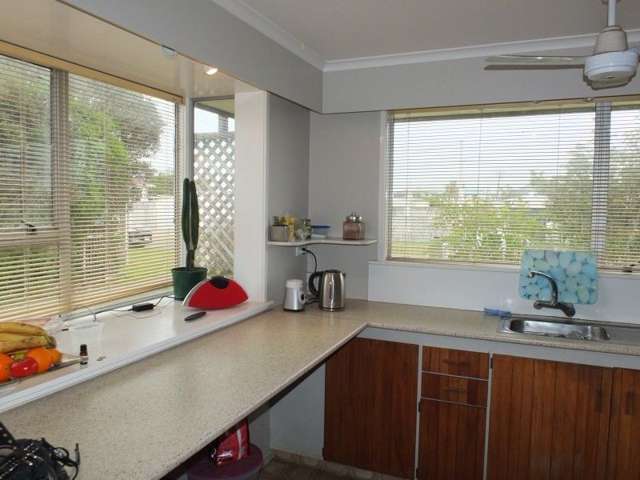 15 Andresen Street Foxton Beach_4