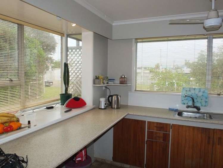 15 Andresen Street Foxton Beach_4