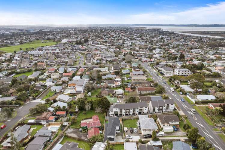 84 Te Atatu Road Te Atatu South_33