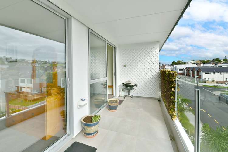 201/17 Link Crescent Stanmore Bay_12