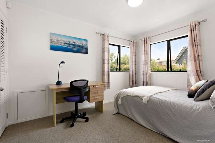 79 Bradbury Road Botany Downs_14