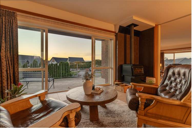 7 Nederland Avenue Burwood_9