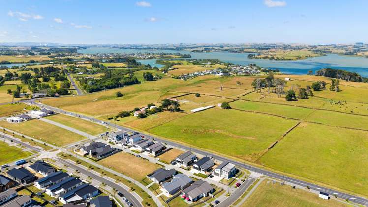 17 Uatoto Road Clarks Beach_31