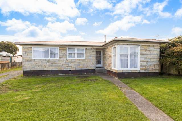 880m² Family Home in Prime Papakura Location!