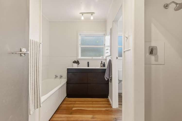 720A River Road Chartwell_16