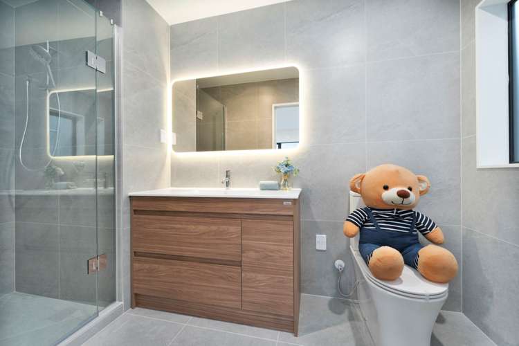 5A,5B,5C Patrice Place Massey_20