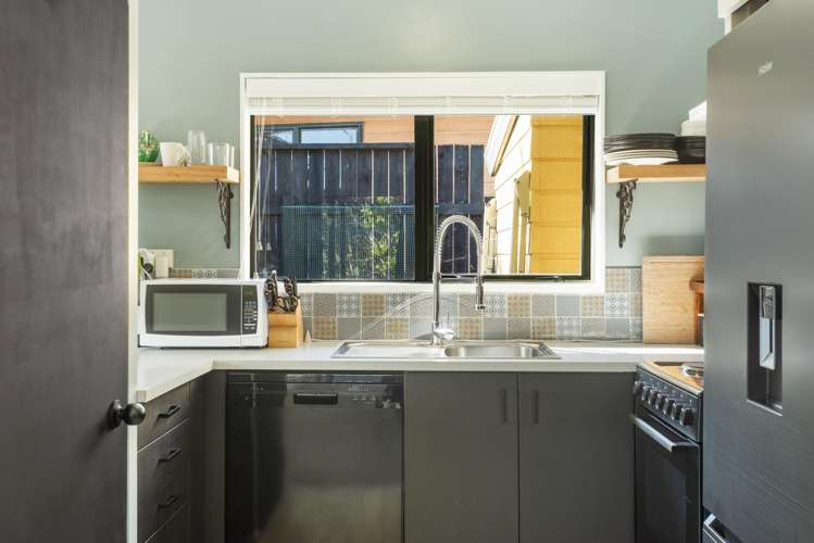 35B Henderson Crescent Gate Pa_7