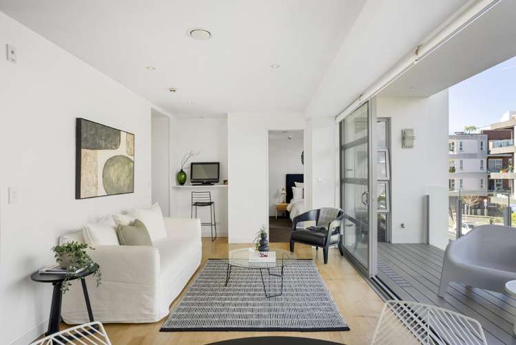 304/19 Surrey Crescent_2