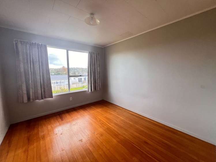 19 Helleur Road Massey_5