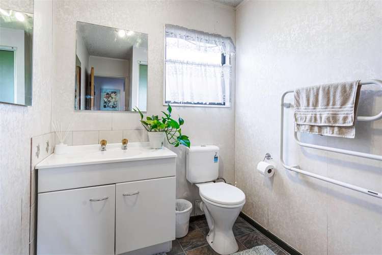 13 Surf Road Stanmore Bay_12