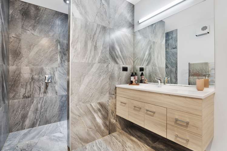 9 Grove Way Riverhead_11