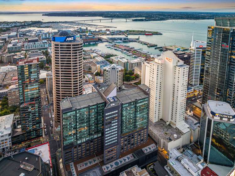 1807/26 Albert Street_3