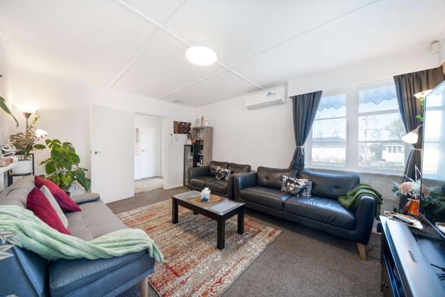 17 Strand Crescent Naenae_2
