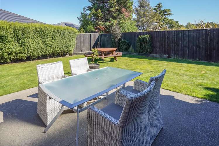 8/17 Wineberry Avenue Amberley_18
