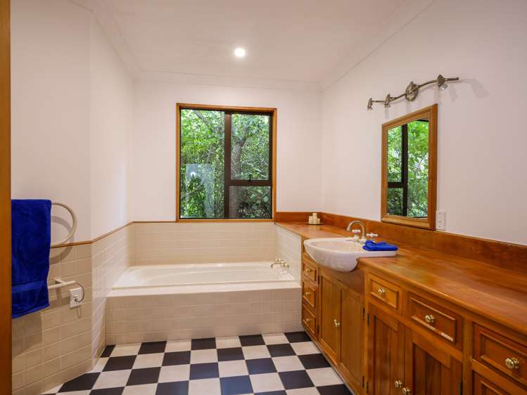 40 Camp Street Broad Bay_11