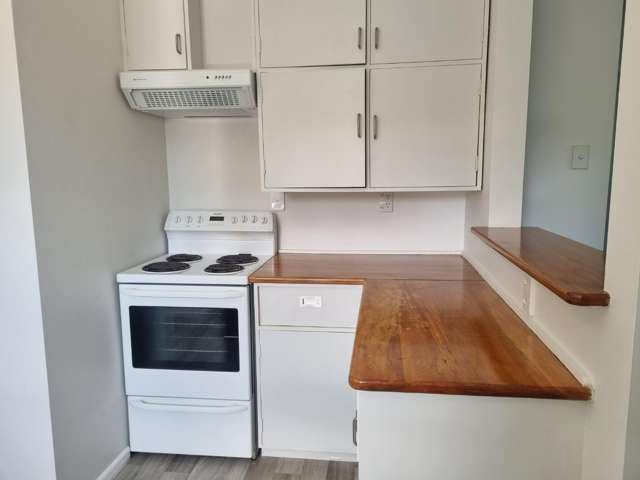 9 Dixon Road 11062_1