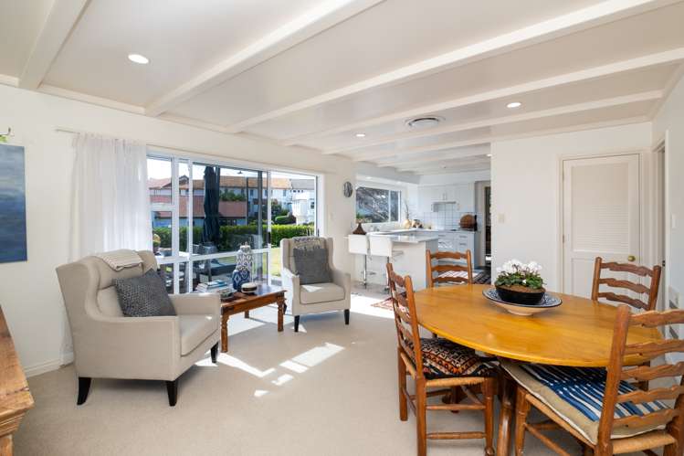 2 Woodford Heights Havelock North_5