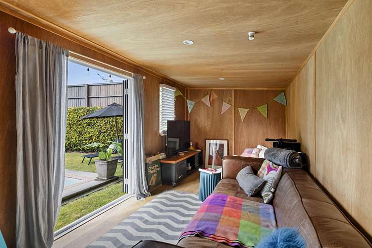 8 Dorset Avenue Westown_25