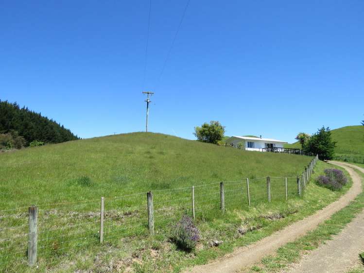 42 Erinore Road Tutira_1