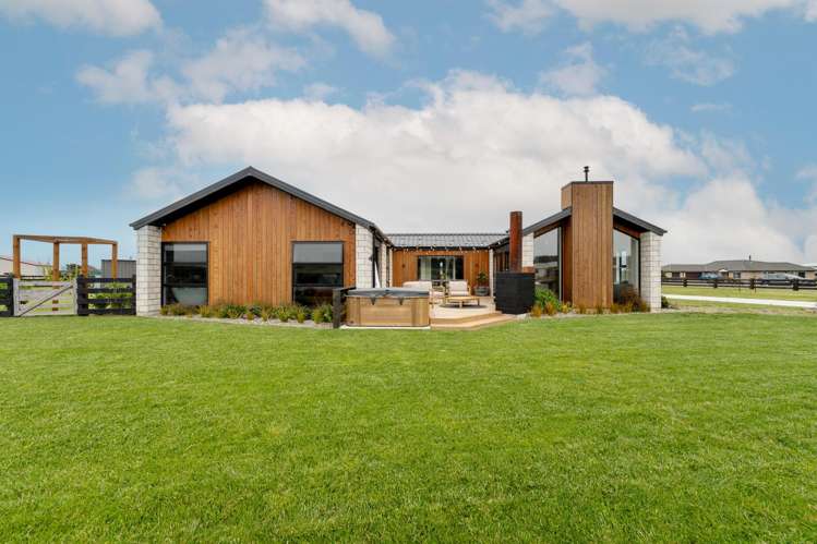 19 Carex Grove_2