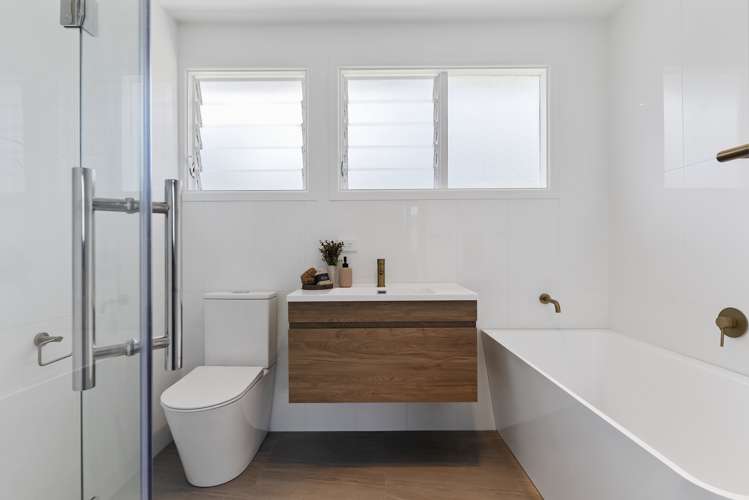 239 Rangatira Road Beach Haven_21