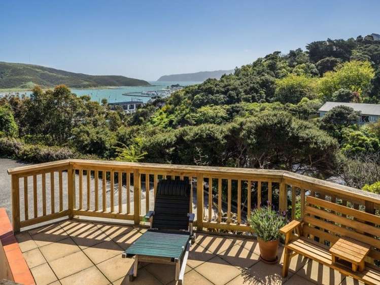 8 Kiriwai Road Paremata_14