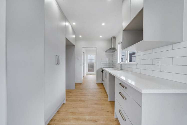  467 467B Massey Road Māngere East_1