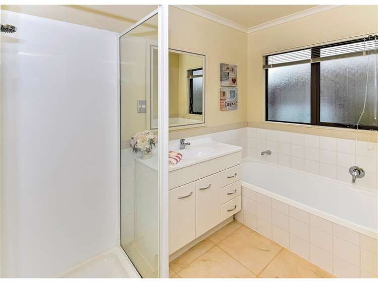 45 Lothian Brae Wattle Downs_18