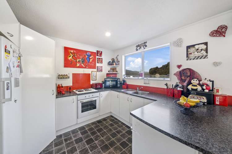 21 Newburn Grove Wainuiomata_2