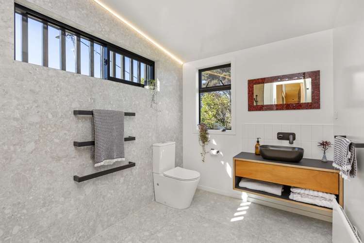 21 Point Street Raglan_25