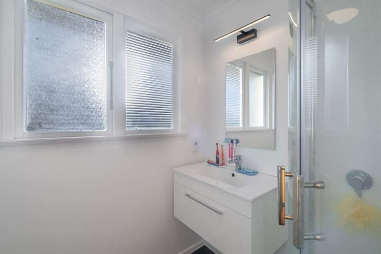 98 Edinburgh Crescent Waikiwi_9