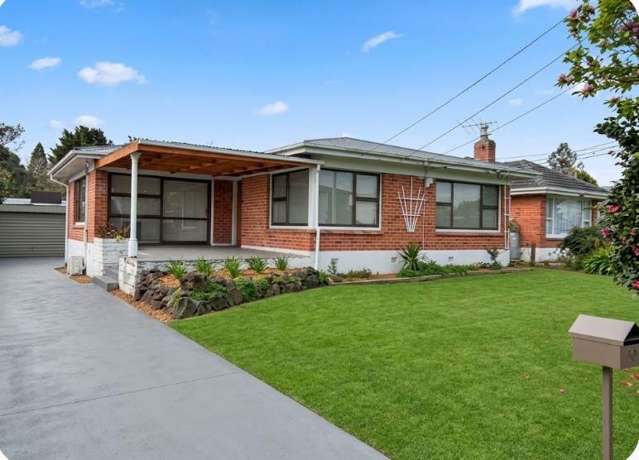 Family Home with Excellent Parking & School Zones